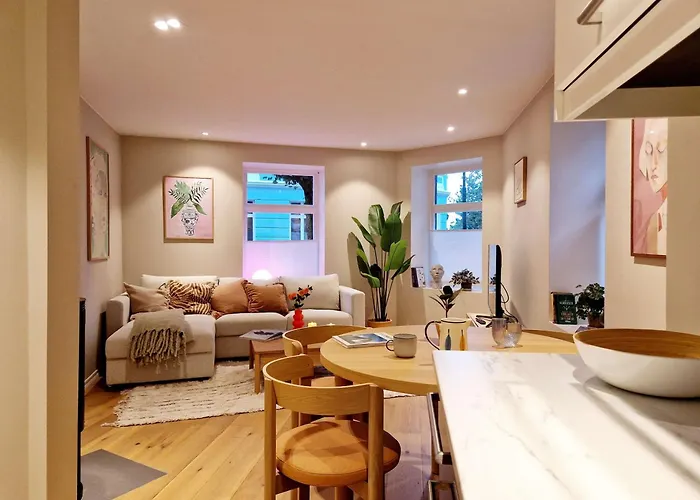 King Bed Renovated And Cozy Near Bryggen ברגן